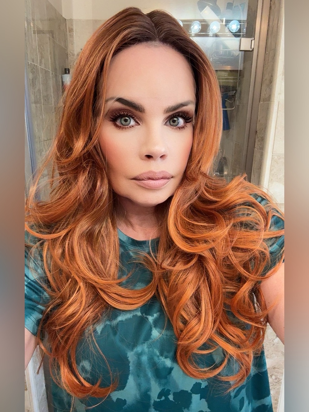Chelsey smith cosmetics Shawna wig NWT
